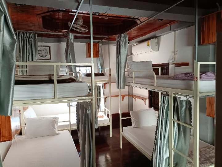 City Backpackers & Travel Luang Prabang Exterior photo