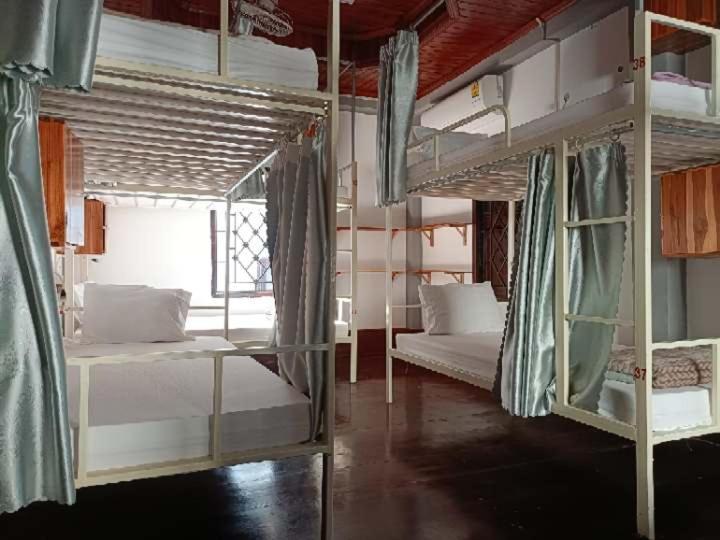City Backpackers & Travel Luang Prabang Exterior photo